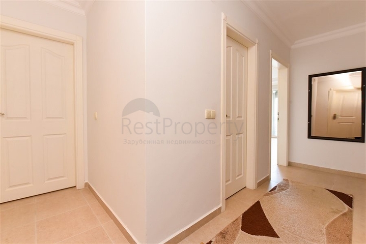 Geräumige Wohnung mit Meer- und Bergblick in der Gegend von Dschikkilli