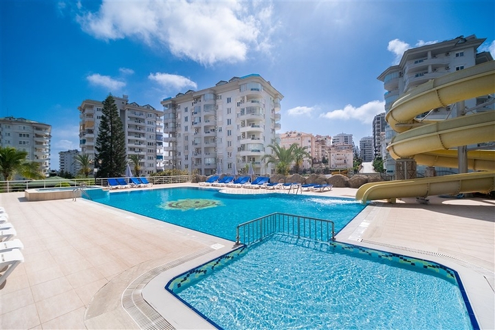 Geräumige Wohnung mit Meer- und Bergblick in der Gegend von Dschikkilli