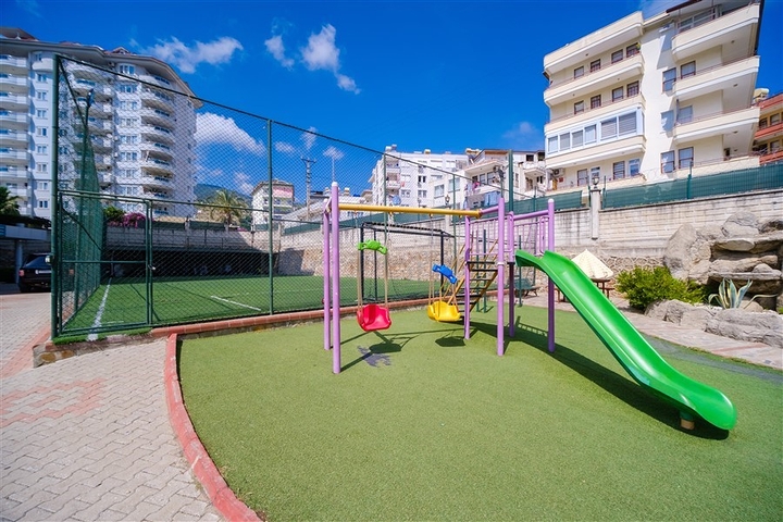 Geräumige Wohnung mit Meer- und Bergblick in der Gegend von Dschikkilli