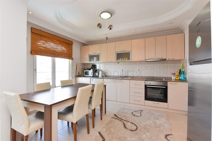 Geräumige Wohnung mit Meer- und Bergblick in der Gegend von Dschikkilli