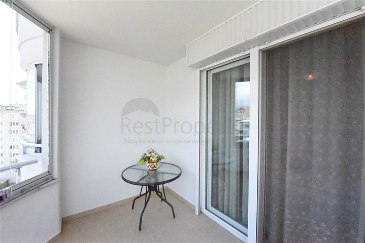 Geräumige Wohnung mit Meer- und Bergblick in der Gegend von Dschikkilli