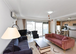 Geräumige Wohnung mit Meer- und Bergblick in der Gegend von Dschikkilli