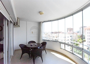 Geräumige Wohnung mit Meer- und Bergblick in der Gegend von Dschikkilli