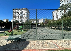 Geräumige Wohnung mit Meer- und Bergblick in der Gegend von Dschikkilli