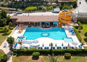 Geräumige Wohnung mit Meer- und Bergblick in der Gegend von Dschikkilli