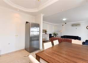 Geräumige Wohnung mit Meer- und Bergblick in der Gegend von Dschikkilli