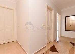 Geräumige Wohnung mit Meer- und Bergblick in der Gegend von Dschikkilli