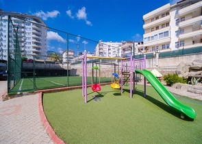 Geräumige Wohnung mit Meer- und Bergblick in der Gegend von Dschikkilli