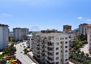 Geräumige Wohnung mit Meer- und Bergblick in der Gegend von Dschikkilli