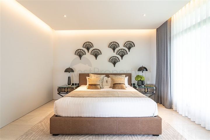 Luxuriöse Villen mit Pool und Panoramablick auf die Hügel von Phuket