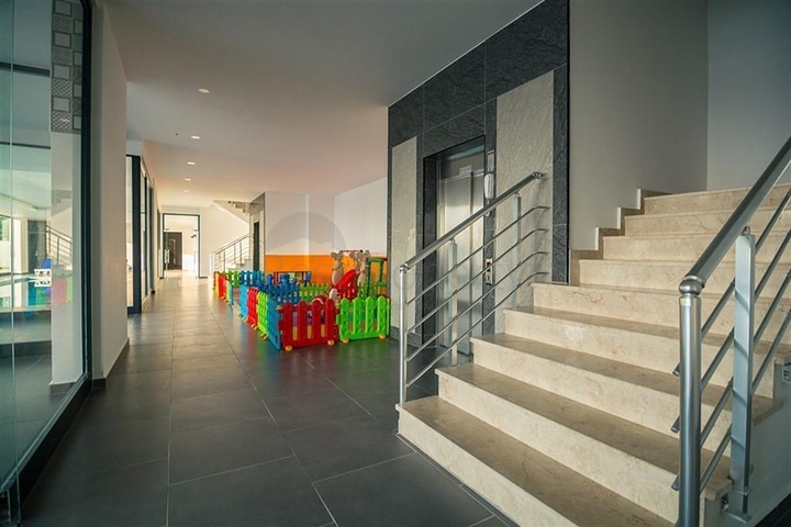 1+1 möblierte Wohnung mit Meer- und Bergblick im Stadtteil Mahmutlar