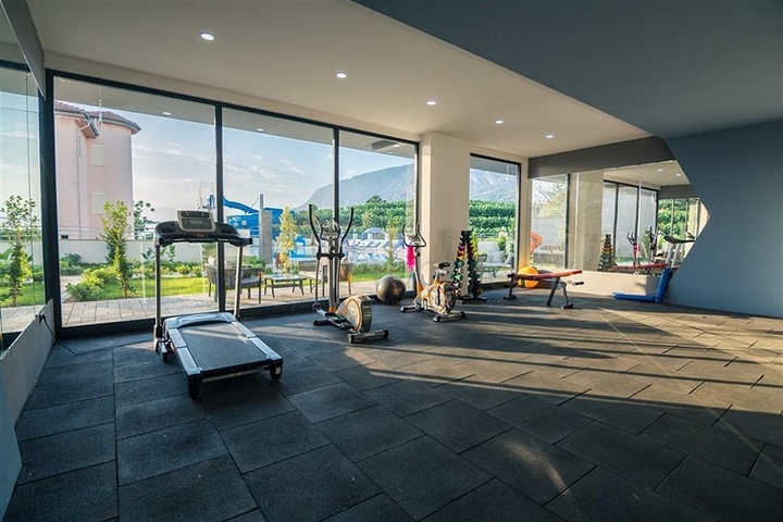 1+1 möblierte Wohnung mit Meer- und Bergblick im Stadtteil Mahmutlar