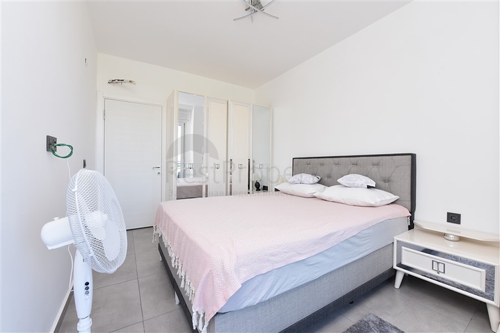 1+1 möblierte Wohnung mit Meer- und Bergblick im Stadtteil Mahmutlar