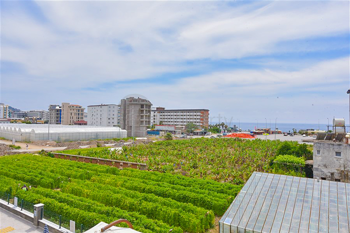 1+1 möblierte Wohnung in einem neuen Komplex im Stadtteil Kargicak