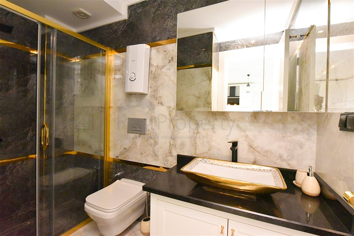 1+1 möblierte Wohnung in einem neuen Komplex im Stadtteil Kargicak