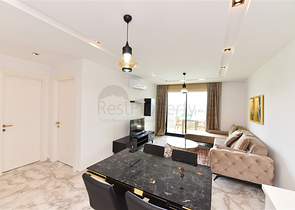 1+1 möblierte Wohnung in einem neuen Komplex im Stadtteil Kargicak