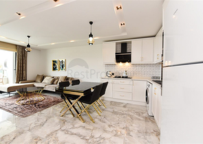 1+1 möblierte Wohnung in einem neuen Komplex im Stadtteil Kargicak