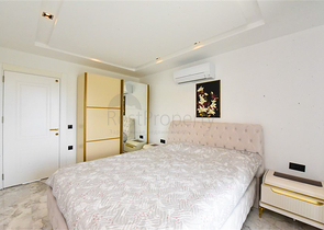 1+1 möblierte Wohnung in einem neuen Komplex im Stadtteil Kargicak