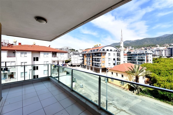 4+1 Penthouse mit separater Küche im Stadtteil Oba