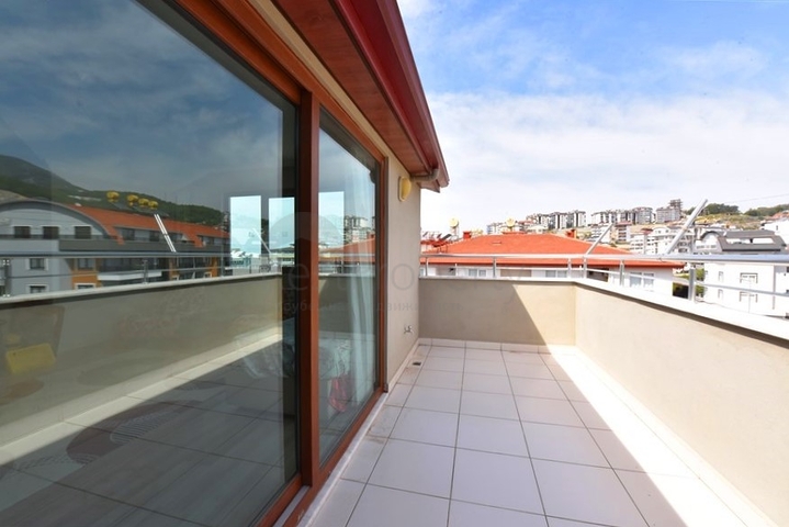 4+1 Penthouse mit separater Küche im Stadtteil Oba