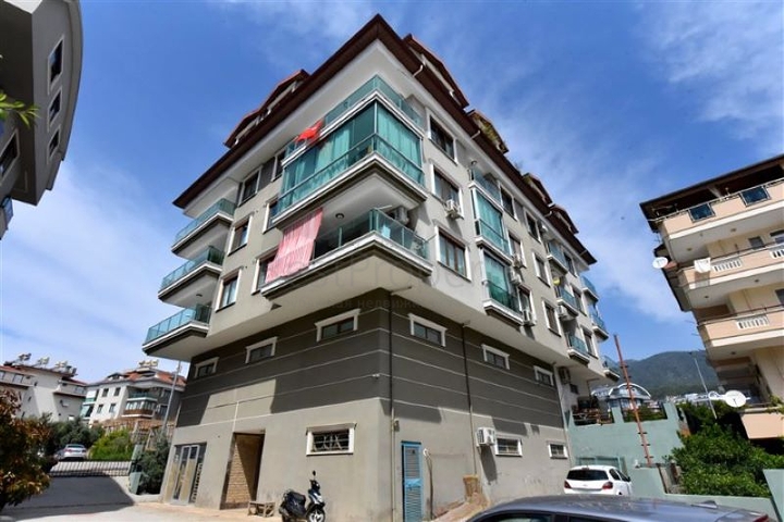 4+1 Penthouse mit separater Küche im Stadtteil Oba