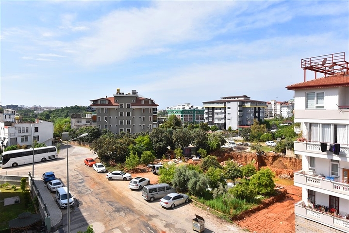 4+1 Penthouse mit separater Küche im Stadtteil Oba