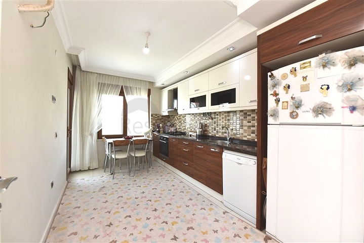 4+1 Penthouse mit separater Küche im Stadtteil Oba