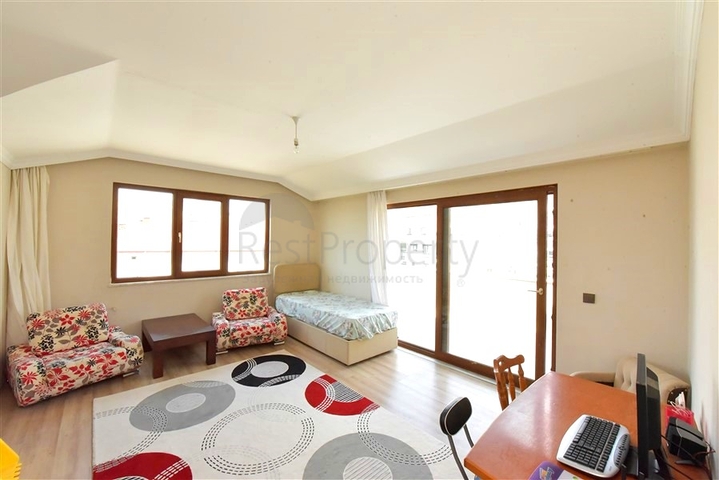 4+1 Penthouse mit separater Küche im Stadtteil Oba