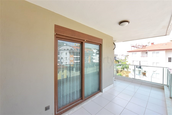 4+1 Penthouse mit separater Küche im Stadtteil Oba