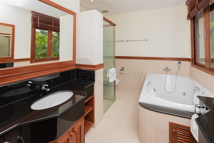 Luxuriöse und komfortable Villen für einen Urlaub in Phuket