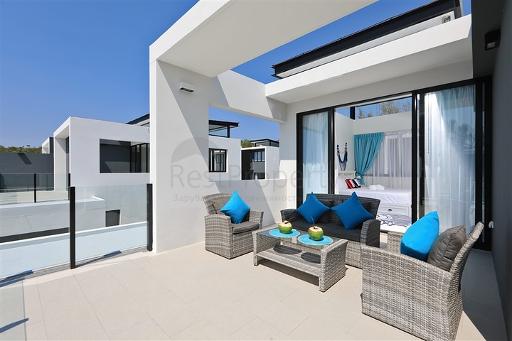 Duplex-Villa mit drei Schlafzimmern in einem neuen Komplex