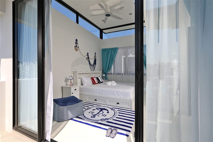 Duplex-Villa mit drei Schlafzimmern in einem neuen Komplex