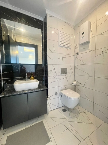 Geräumige 2+1 Maisonette in der Nähe von Beide