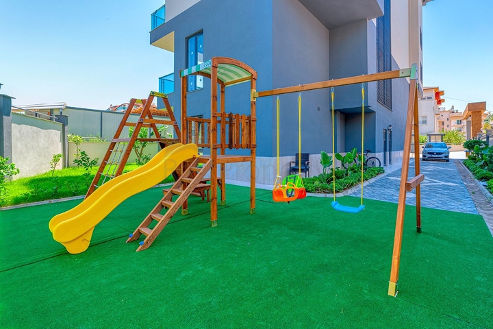 Geräumige 2+1 Maisonette in der Nähe von Beide