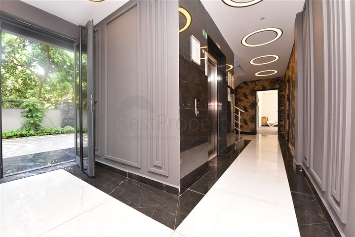 Geräumige 2+1 Maisonette in der Nähe von Beide