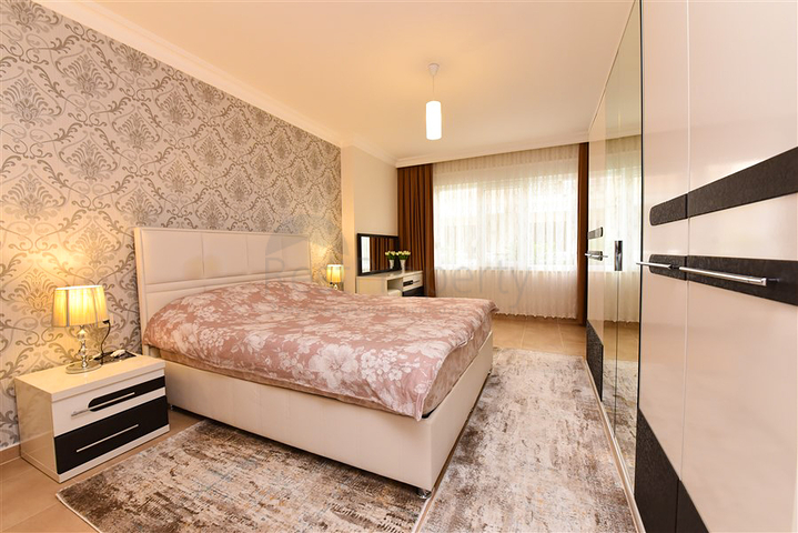 Geräumige 2+1-Wohnung nur 150 m vom Meer entfernt in der Nähe von Oba