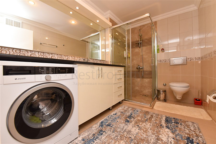 Geräumige 2+1-Wohnung nur 150 m vom Meer entfernt in der Nähe von Oba