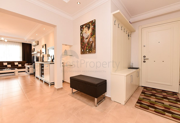 Geräumige 2+1-Wohnung nur 150 m vom Meer entfernt in der Nähe von Oba