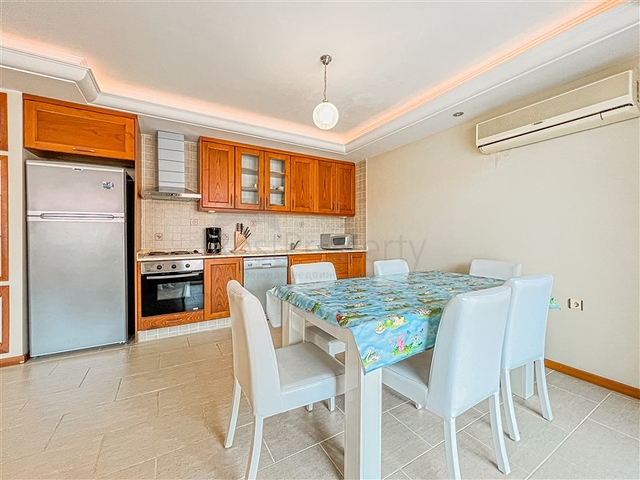 Wohnung mit 2+1 Grundriss im Stadtteil Mahmutlar 50 m vom Meer entfernt