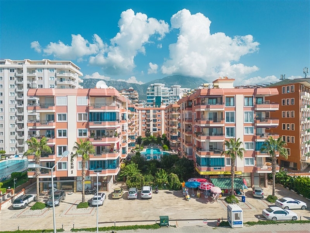 Wohnung mit 2+1 Grundriss im Stadtteil Mahmutlar 50 m vom Meer entfernt