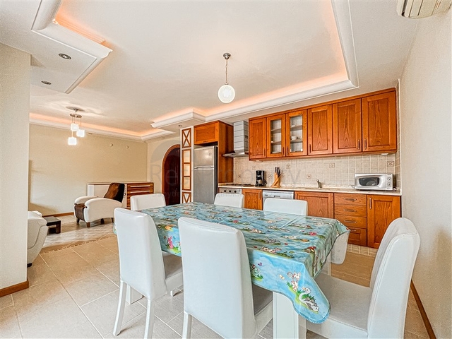 Wohnung mit 2+1 Grundriss im Stadtteil Mahmutlar 50 m vom Meer entfernt