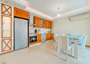 Wohnung mit 2+1 Grundriss im Stadtteil Mahmutlar 50 m vom Meer entfernt