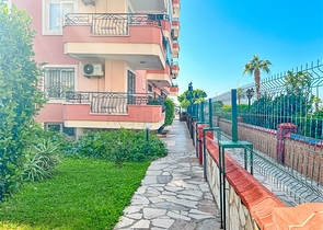 Wohnung mit 2+1 Grundriss im Stadtteil Mahmutlar 50 m vom Meer entfernt