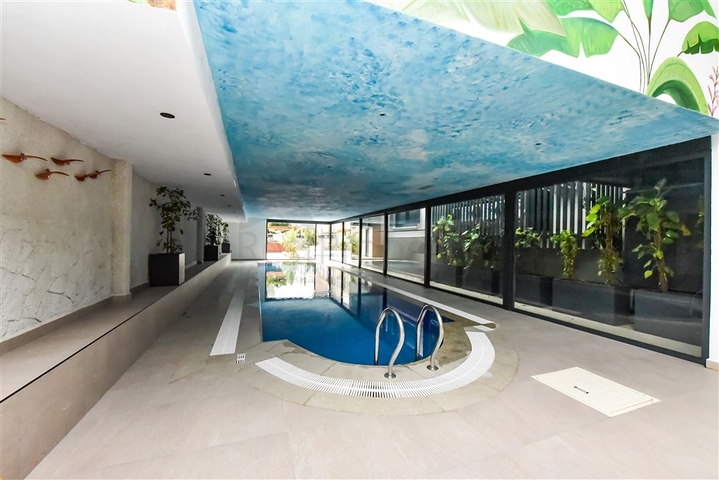 1+1 in einem Komplex von einem hochwertigen Entwickler