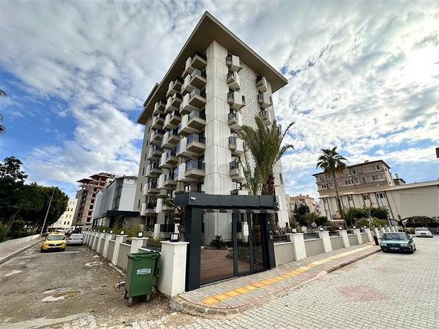 1+1 in einem Komplex von einem hochwertigen Entwickler