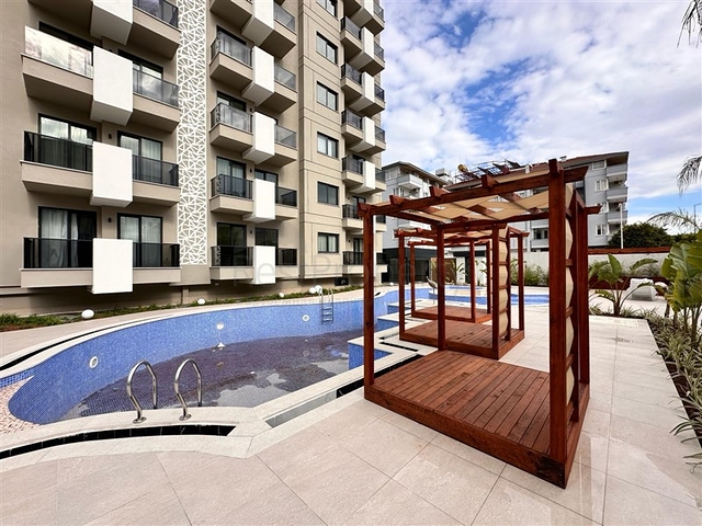 1+1 in einem Komplex von einem hochwertigen Entwickler