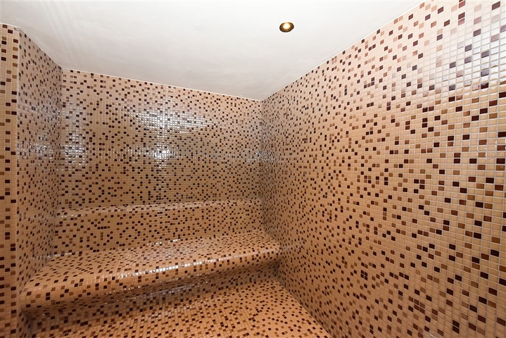 1+1 in einem Komplex von einem hochwertigen Entwickler