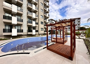 1+1 in einem Komplex von einem hochwertigen Entwickler