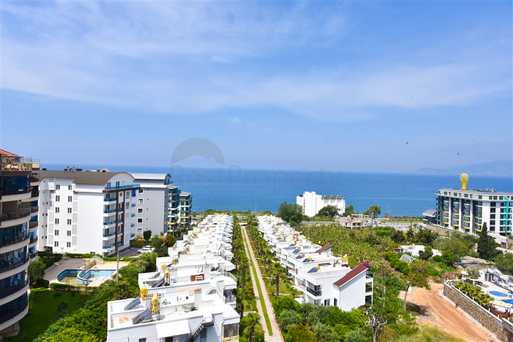 3+1 Penthouse im Stadtteil Kargicak mit der Möglichkeit, die türkische Staatsbürgerschaft zu erhalten