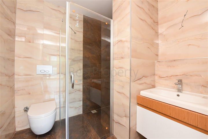 3+1 Penthouse im Stadtteil Kargicak mit der Möglichkeit, die türkische Staatsbürgerschaft zu erhalten